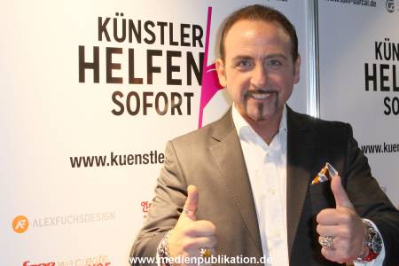 Kuenstler helfen 13062013 022
