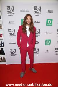 ShoeStepAward 16052017 100