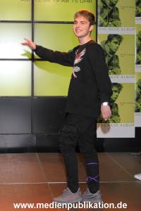 Singer 12042019 001