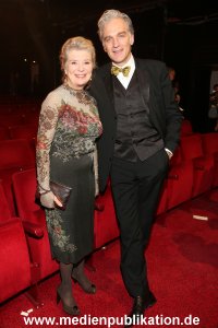 Goldene Bild der Frau 20112014 710