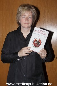Karin Slaughter 12092014 012