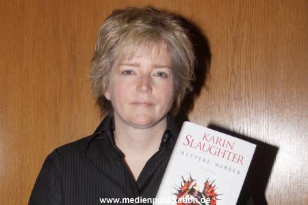 Karin Slaughter 12092014 013