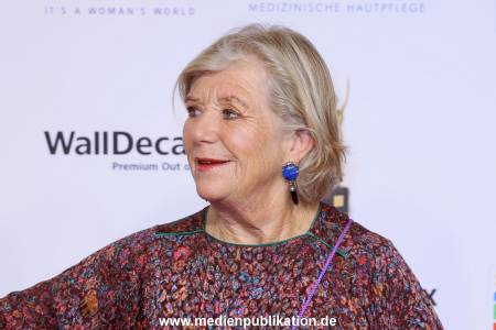 GoldeneBildDerFrau 09112022 258