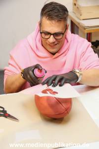 Banksy Charity 24102022 072