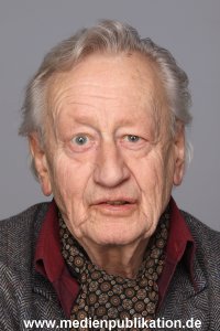 Frau im Wald 16032009 005