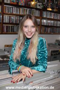 Lina Larissa Strahl 20102017 007