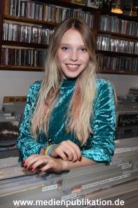Lina Larissa Strahl 20102017 009