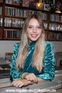 Lina Larissa Strahl 20102017 014