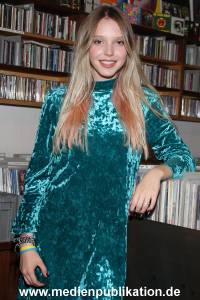 Lina Larissa Strahl 20102017 029