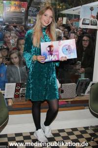 Lina Larissa Strahl 20102017 065
