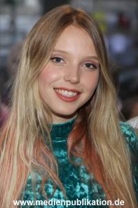 Lina Larissa Strahl 20102017 073