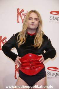 KinkyBoots 03122017 480