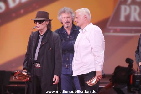 LEA Award 04042016 1107