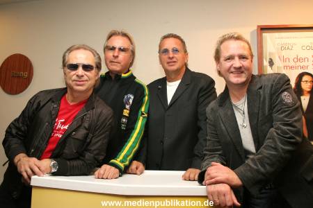 Rattles 23102005 003