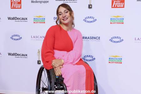 GoldeneBildDerFrau 09112022 330