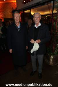 PunschUntermDach 06012025 044