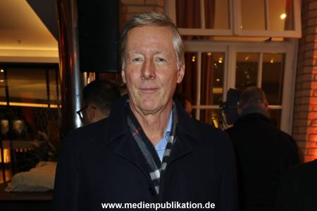 PunschUntermDach 06012025 047