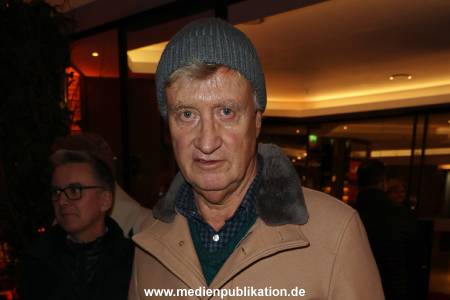 PunschUntermDach 06012025 077