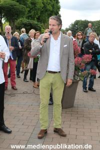 Charity Blumen AKK 15092013 002