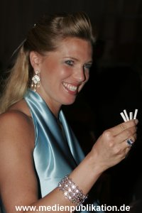 Blauer Ball 2005 100