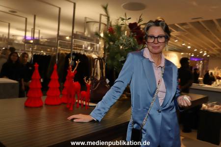 Alsterhaus ChristmasShopping 20112025 794