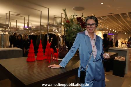 Alsterhaus ChristmasShopping 20112025 796