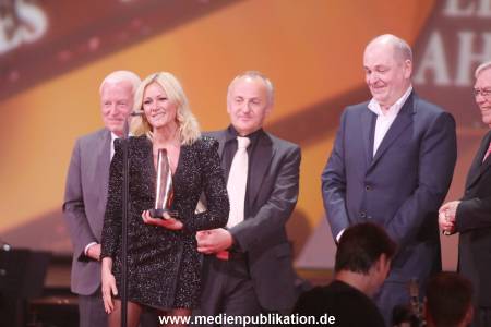 LEA Award 04042016 1057
