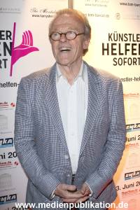 Kuenstler helfen 13062013 008