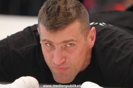 Klitschko Wiegen 07112012 003
