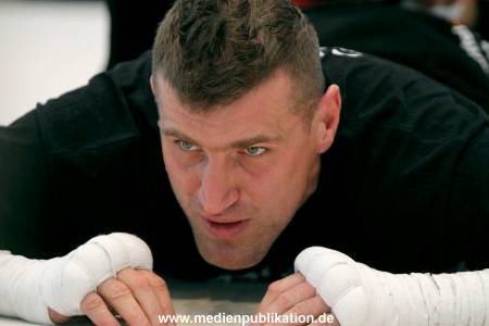 Klitschko Wiegen 07112012 004