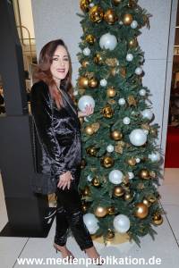 GalaChristmasShopping 11112021 194