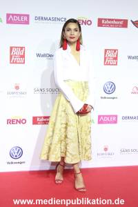 Goldene Bild der Frau 21102017 372