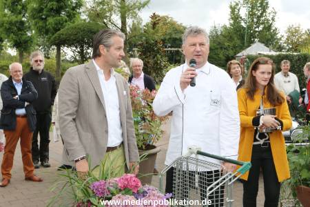 Charity Blumen AKK 15092013 019
