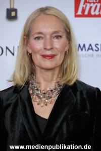 GoldeneBildDerFrau 20112024 400
