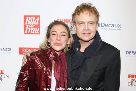Goldene Bild der Frau 07112018 380