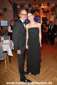 Blauer Ball 06042013 050